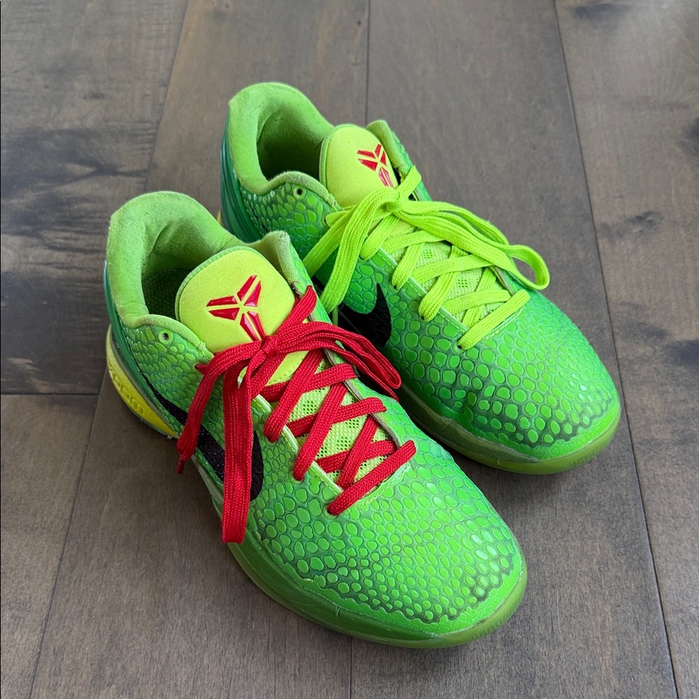 Nike Zoom Kobe 6 Protro Grinch CW2190-300 Pre-Owned Size 8.5